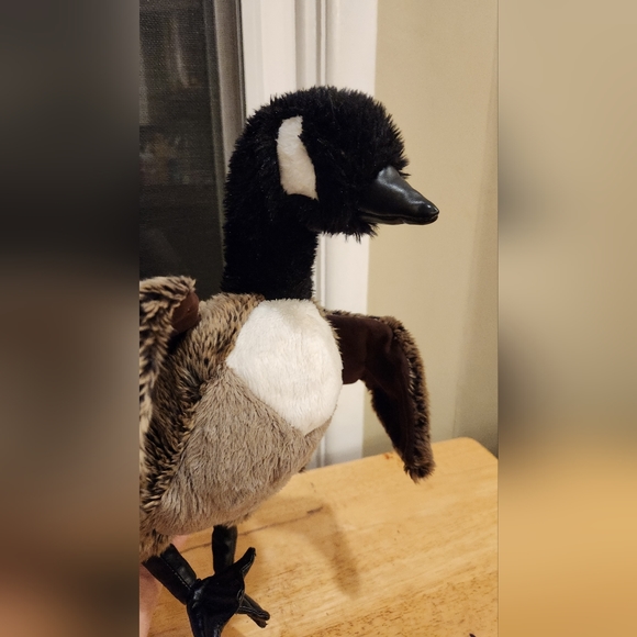 Folkmanis Canadian geese bird puppet - Picture 6 of 10